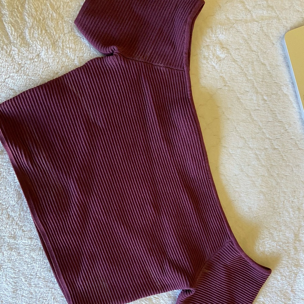 maroon crop
